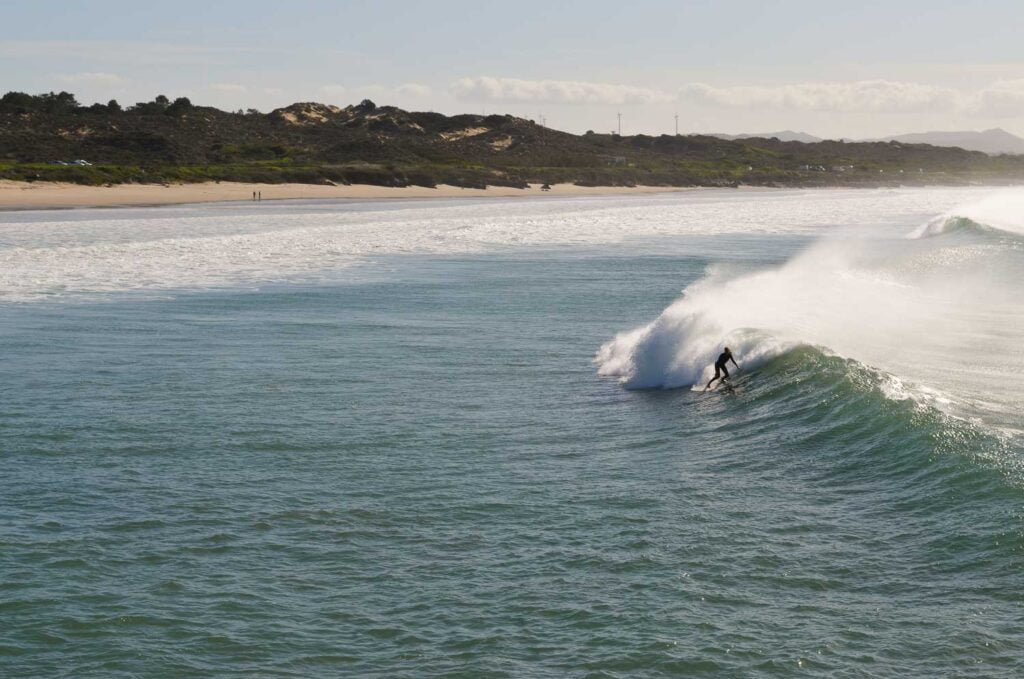 nadine surfing portugal